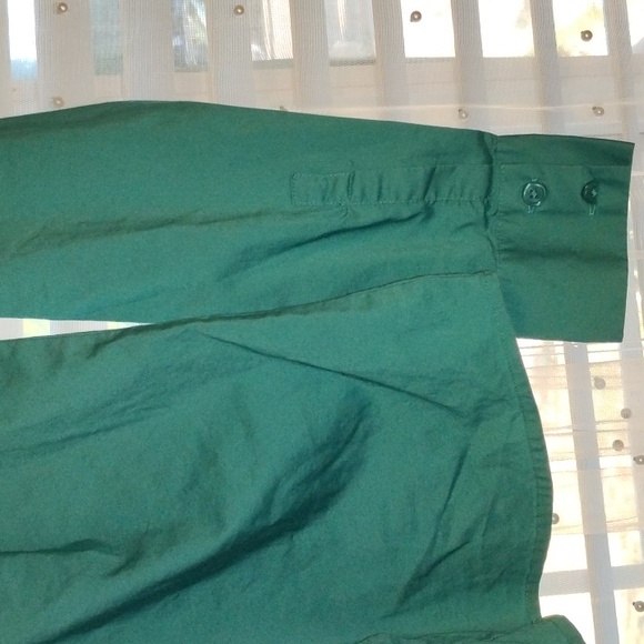 Van Heusen Woman's Green Stretchy Button Down, Long Sleeve Blouse, Size S - Picture 3 of 9